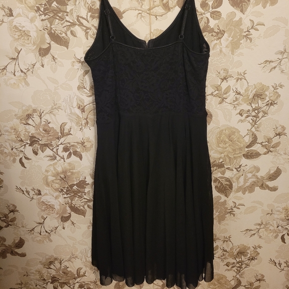 H&M black lace top dress - Picture 4 of 6